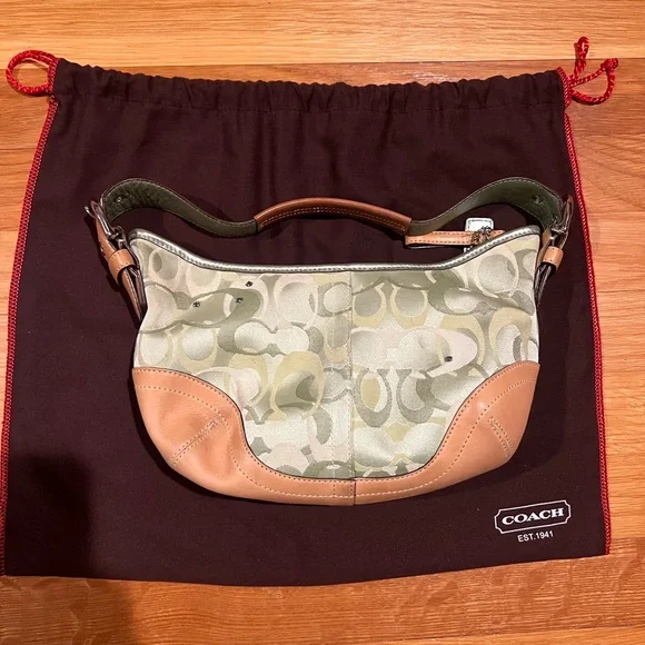 Rare ladybug lime green Coach Women's hobo Bag - Picture 5 of 8